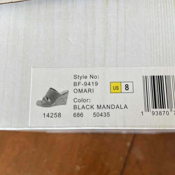 Blowfish Omari Wedge size 8 color black mandala - Picture 5 of 6